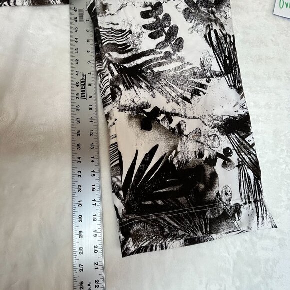 Chico's Womens Black White Abstract Print Capri Pants Size 3 Stretch Casual - Picture 11 of 13